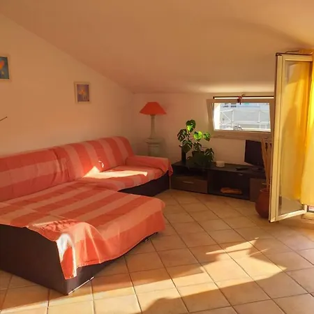 Romantica Mansarda Apartment